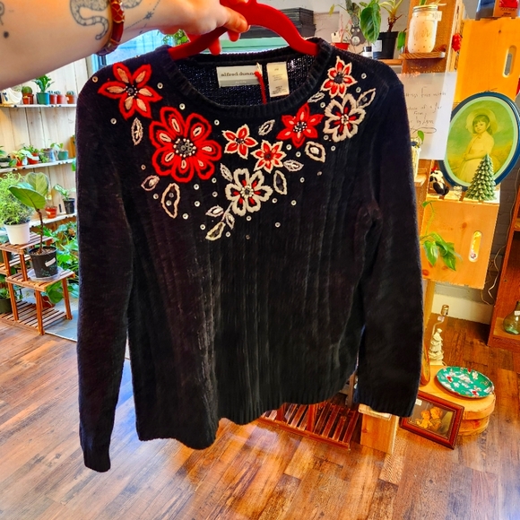 💮🌹Vintage 00's Embroidered Chenille Sweater💋❣️ - Picture 6 of 9